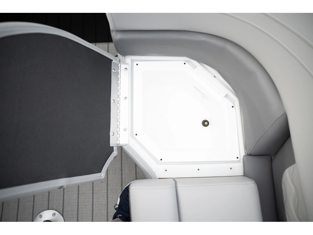 2026 Suncatcher Fusion 322ss alt