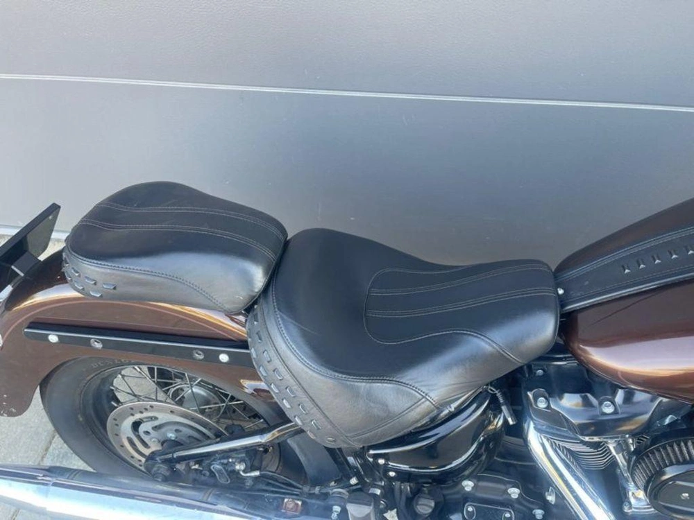 2019 Harley-davidson Flhcs - Softail® Heritage Classic 114 alt