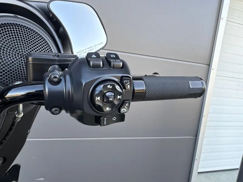 2025 Harley-Davidson FLHX - Street Glide® thumbnail 15