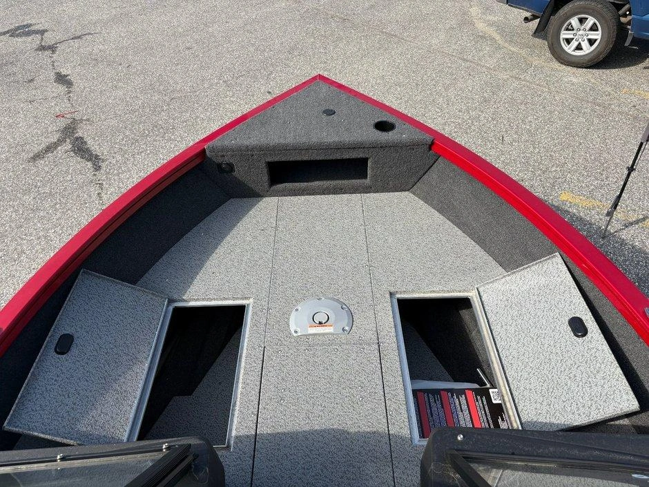 Crestliner Crestliner 1650 Hawk 2026 alt