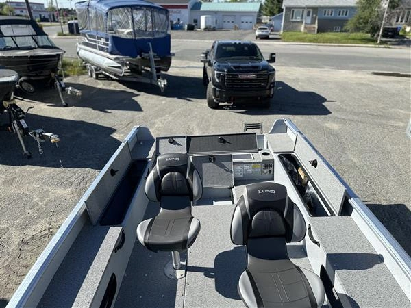 Lund Boat Co 1875 Alaskan Tiller 2024 alt