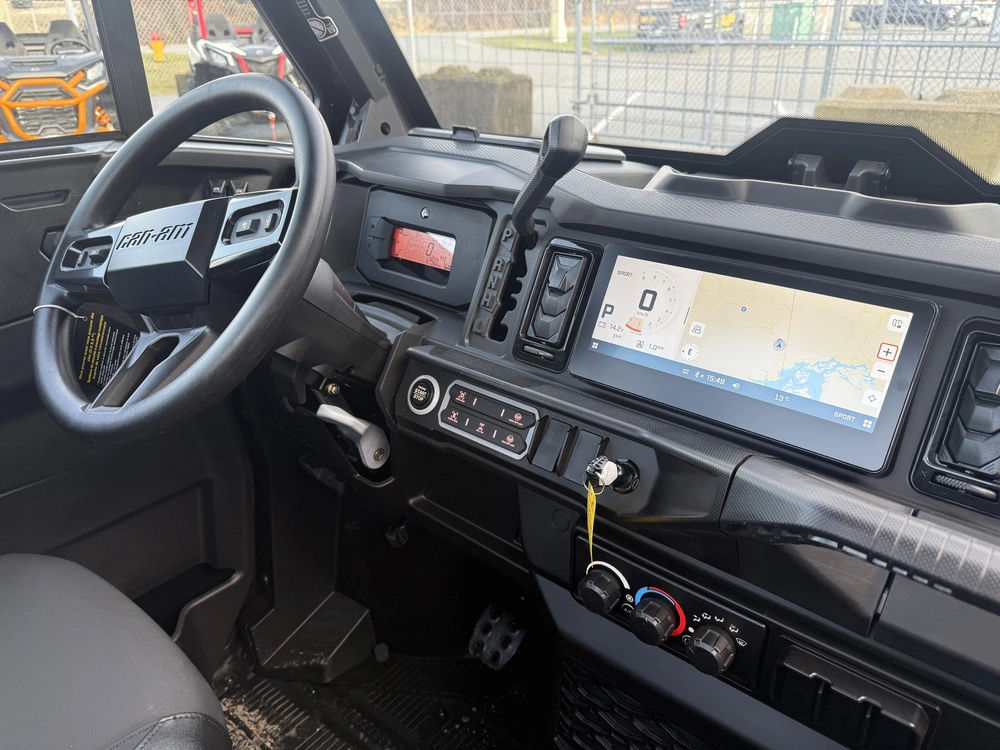 2026 Can-am Defender Xt Cab Hd11 - 10.25" Display alt