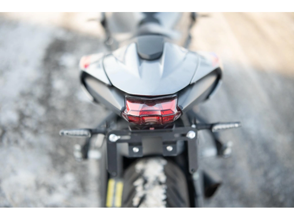 2021 Triumph Street Triple 765 alt