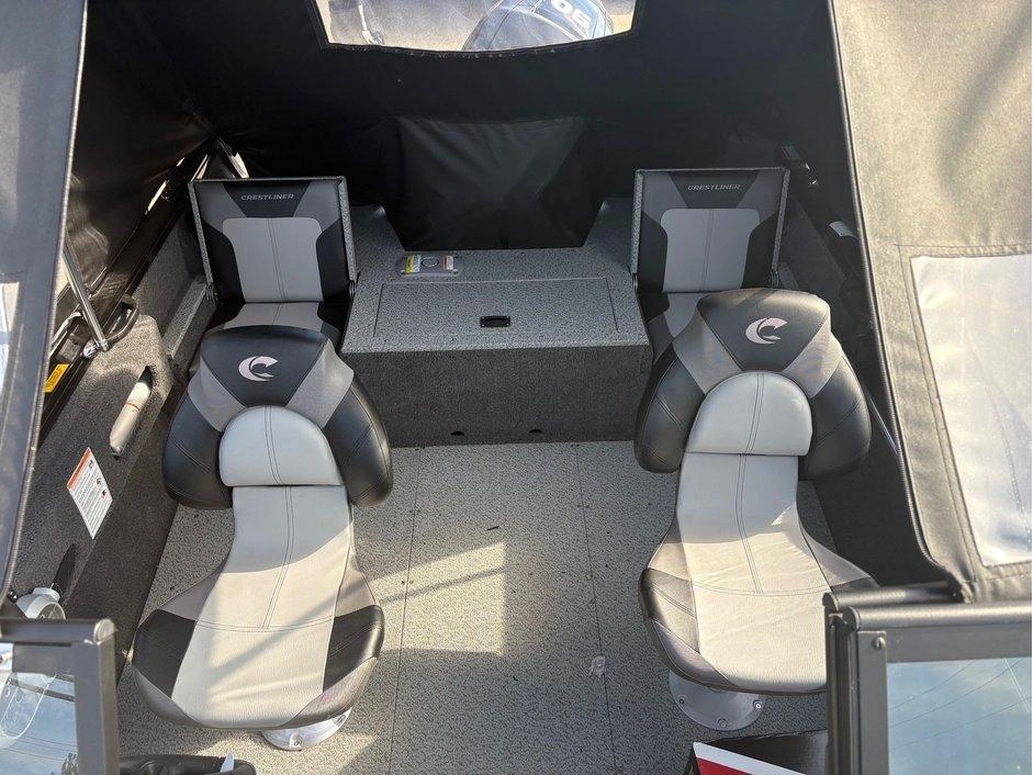 Crestliner Crestliner 1650 Hawk 2026 alt