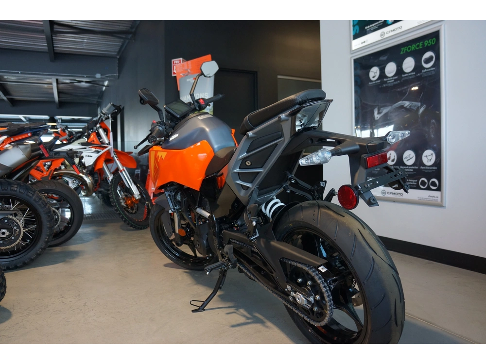 Ktm 250 Duke 2024 alt