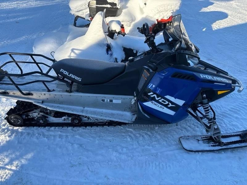 2016 Polaris 550 Indy Voyageur 155 alt