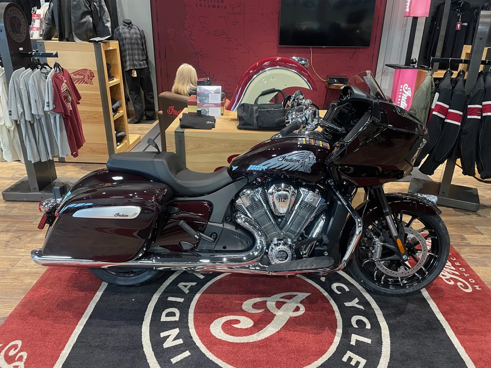 2026 Indian Motorcycle Challenger Limited 112 - Crimson alt