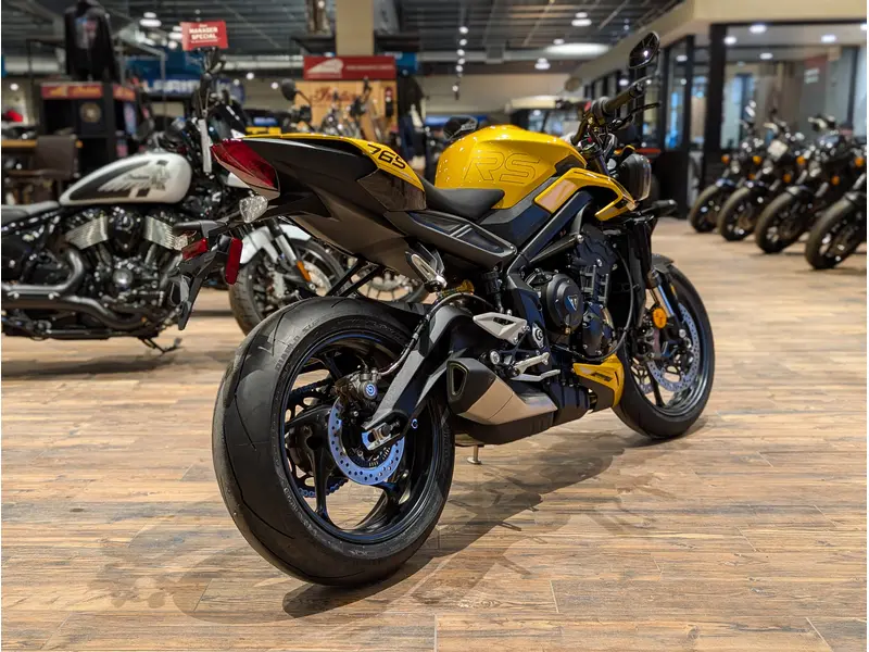 2026 Triumph Street Triple 765 RS // Cosmic Yellow