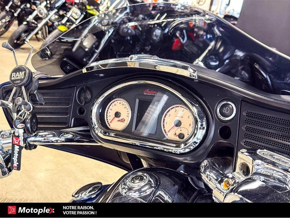 Indian Motorcycle Chieftain 2014 alt