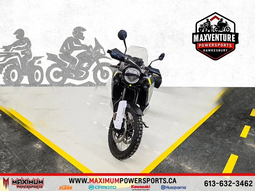 2024 Husqvarna 901 Norden - With Soft Bags alt