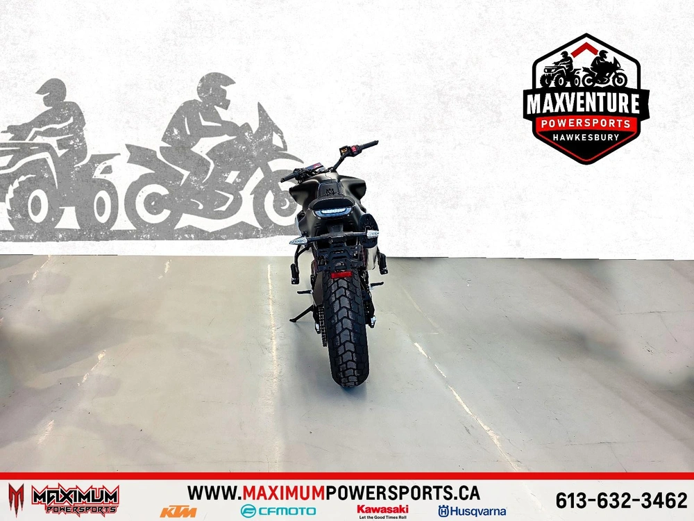 2025 Husqvarna Svartpilen 801 alt