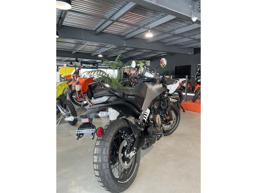 Husqvarna Svartpilen 401 2024 alt