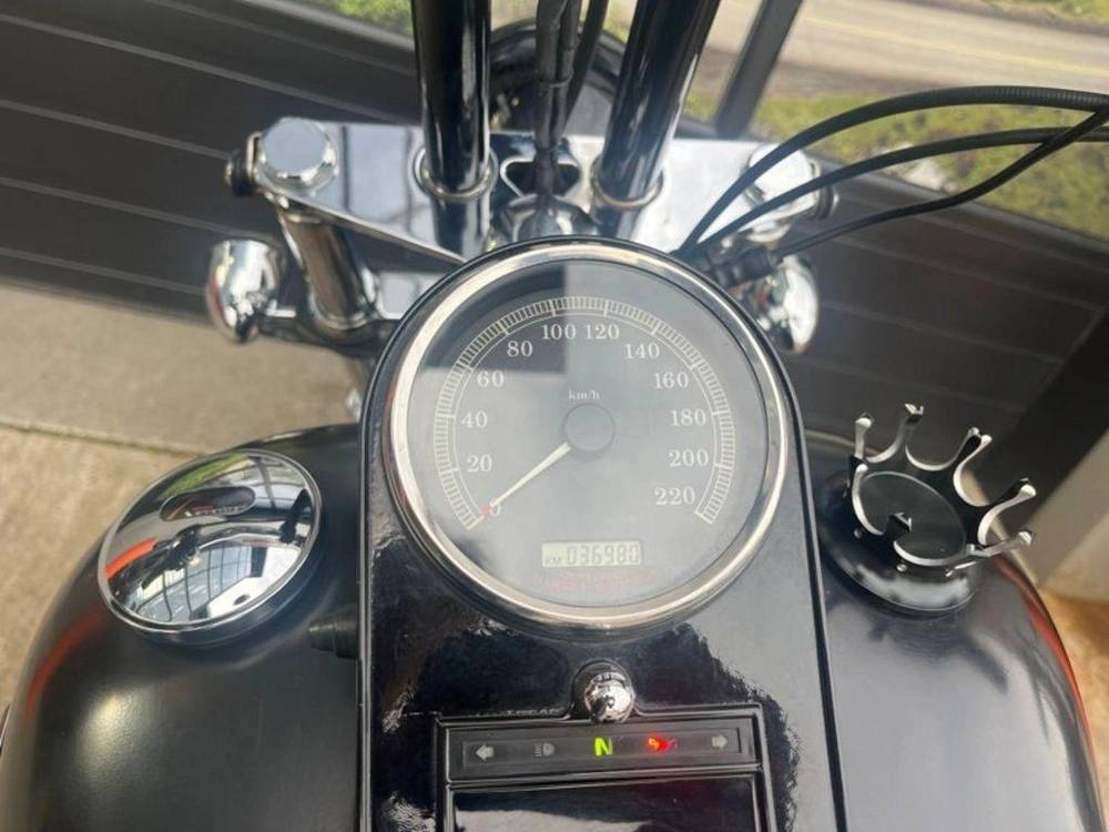 2004 Harley-davidson Fxst - Softail® Standard alt