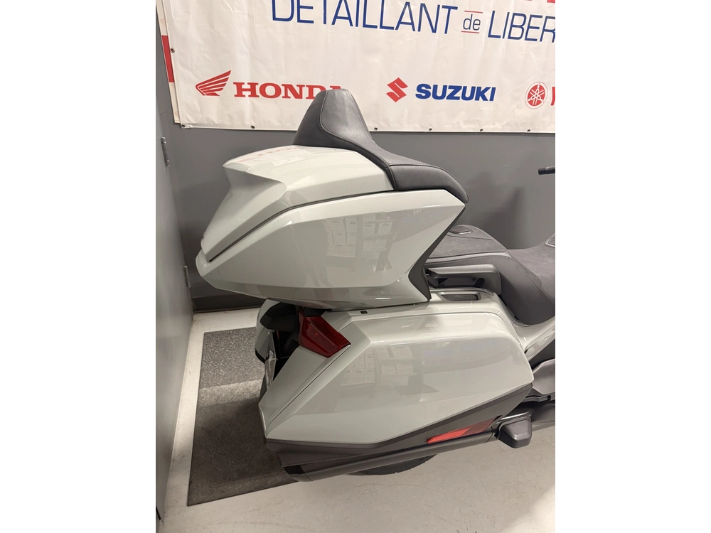 Honda Gold Wing Tour Dct Goldwing Gl1800 2026 alt