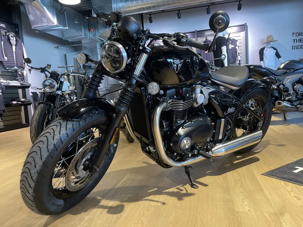 Triumph BONNEVILLE BOBBER  2026