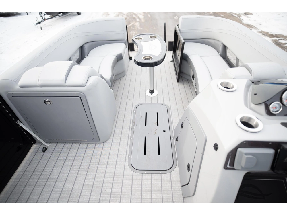 2026 Suncatcher Fusion 322ss alt