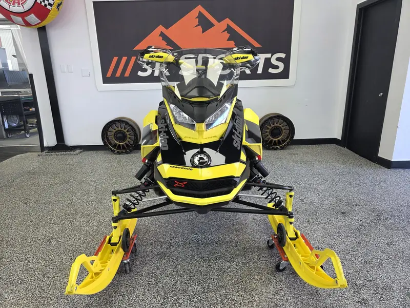 2021 Ski-Doo RENEGADE 850 XRS