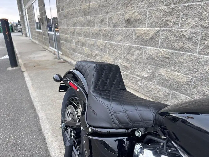 2026 Harley-Davidson FXBB - Street Bob® thumbnail 18