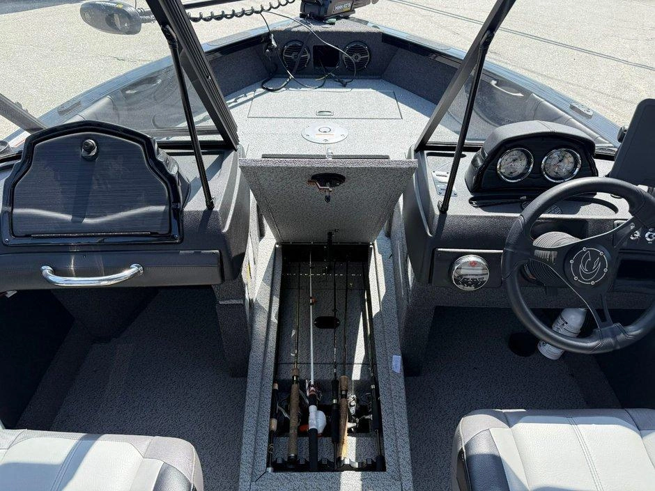 Crestliner Crestliner Super Hawk 1850 2025 alt