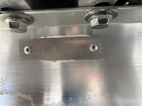 2025 Manitou Cruise Bench 22 alt