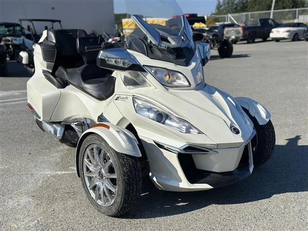 Can-am Spyder 2014 alt