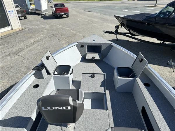 Lund Boat Co 1875 Alaskan Tiller 2024 alt