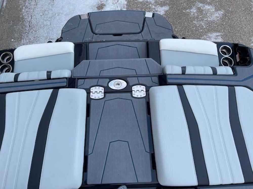 2026 Malibu 22 Lsv alt