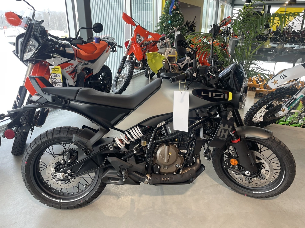 Husqvarna Svartpilen 401 2024 alt