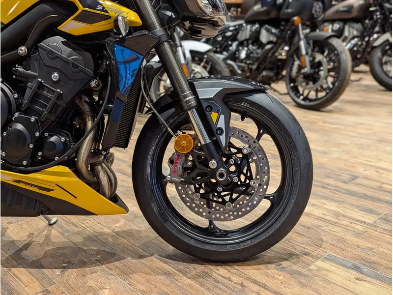 2026 Triumph Street Triple 765 RS // Cosmic Yellow
