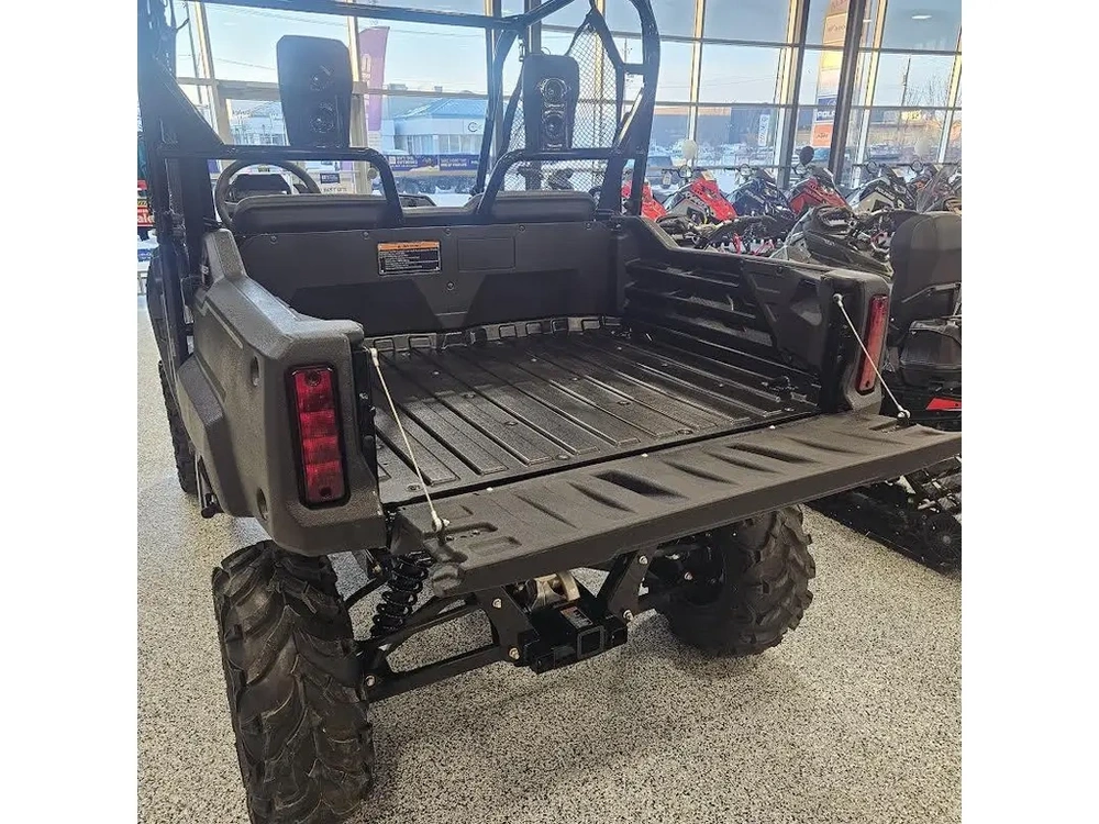 2025 Honda Pioneer 700 alt