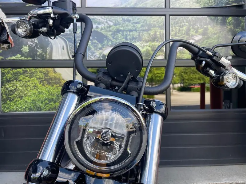 2025 Harley-Davidson FXBB - Street Bob® thumbnail 18