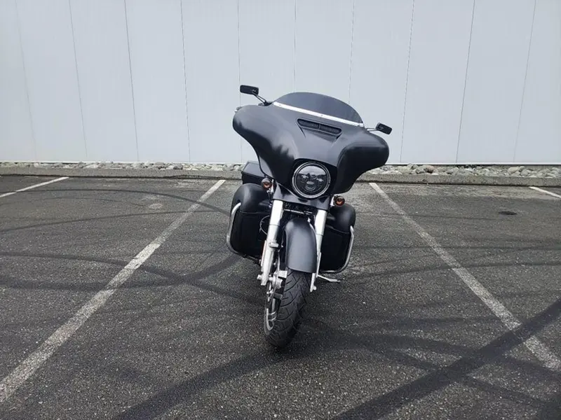 2017 Harley-Davidson FLHXS - Street Glide® Special thumbnail 7