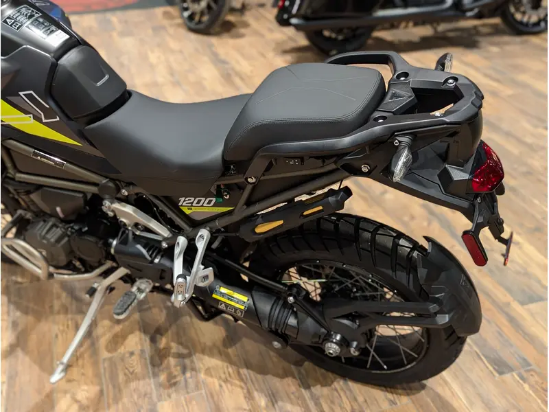 2026 Triumph Tiger 1200 Desert Edition // Satin Granite