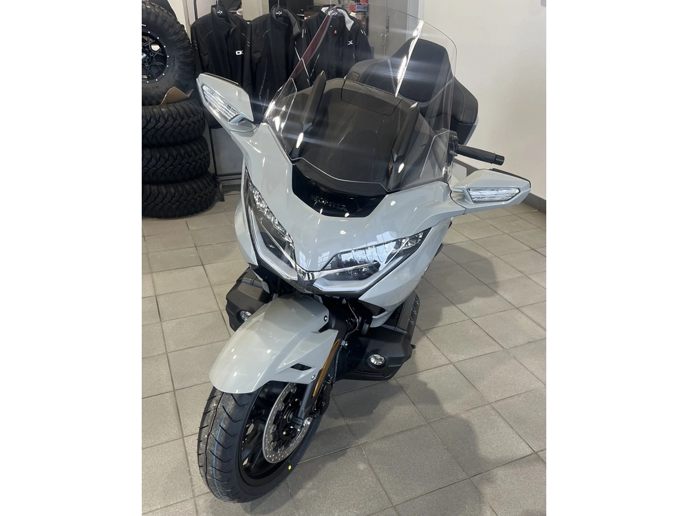 Honda Gold Wing Tour Dct Gl1800dt 2026 alt