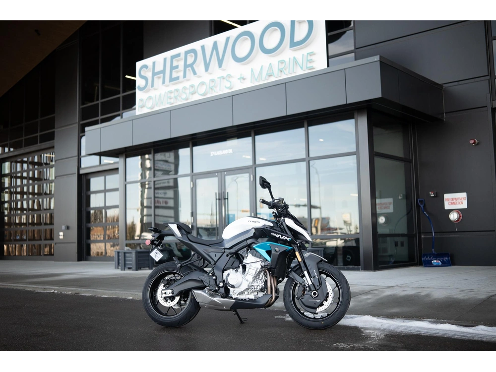 2026 Cfmoto 675nk alt