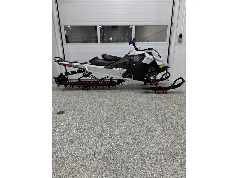 Ski-Doo Summit X 850 Turbo 2023