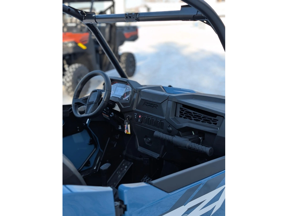 Polaris Rzr Trail Sport - Zenith Blue 900 | 🌍 Concurrents : Maverick Trail / Talon 1000 🌍 | 2026 alt