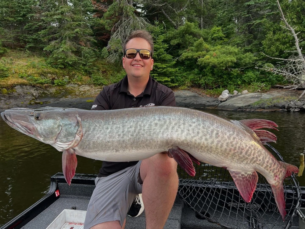 2025 Crestliner 2050 Fish Hawk Wt alt