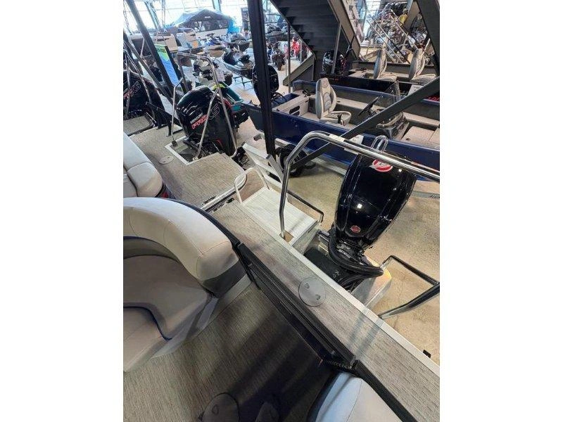 Bennington Marine Bennington 22 Sxsrsp 2023 2023 alt