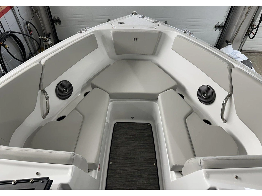 Four Winns H2 Horizon Freedom Io 2026 alt