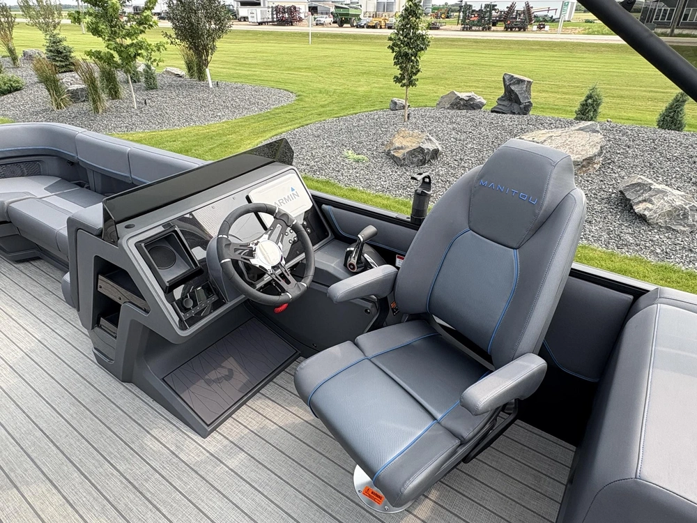 2025 Manitou Explore 24 Switchback Trifold 300 Mercury & Trailer alt