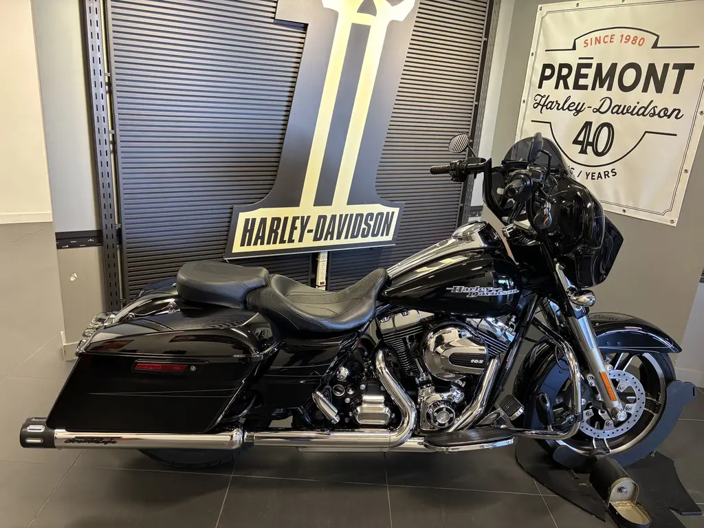2014 Harley-Davidson FLHXS Street Glide Special FLHXS