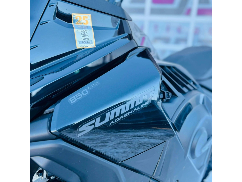 Bombardier Summit 850 Adrenaline E-tec 2024 alt