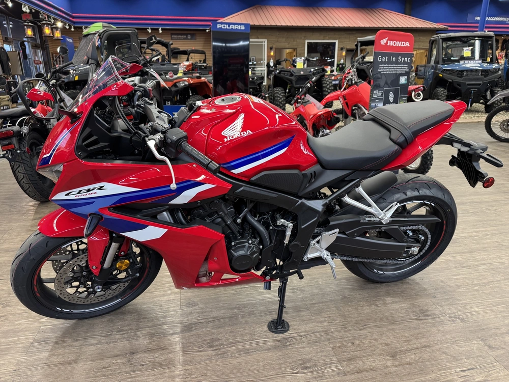 2026 Honda Cbr650r E-clutch (abs) alt