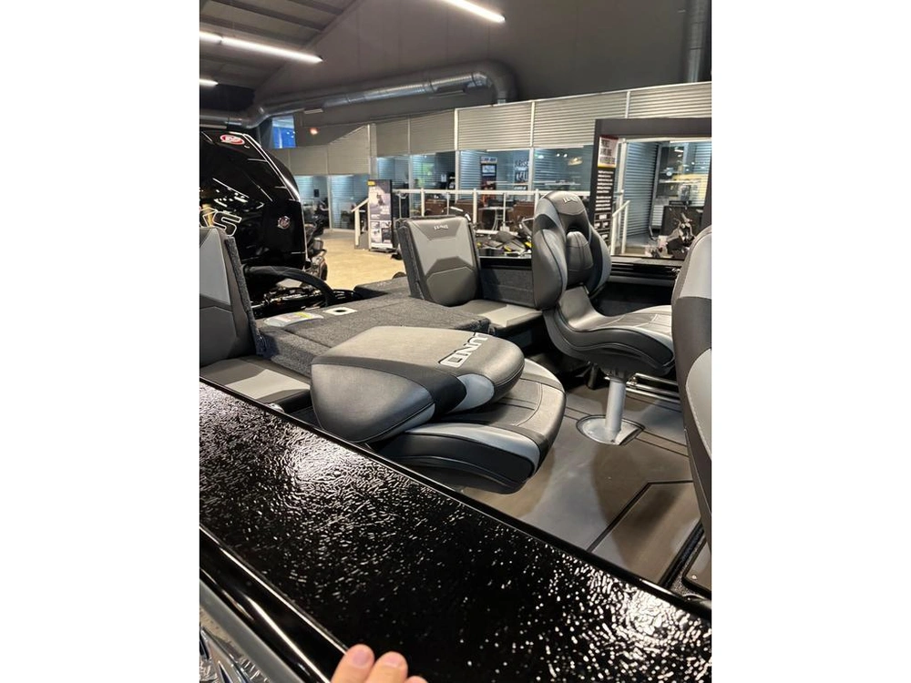 Lund Boat Co 1875 Crossover Xs 2026 2026 alt