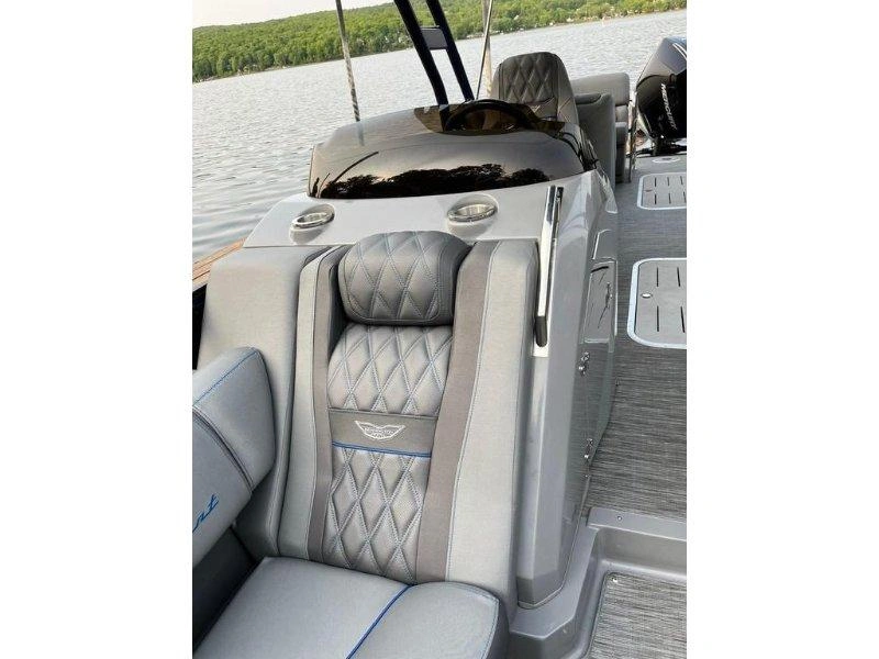 Bennington Marine Bennington 25 Rrfbast 2023 alt