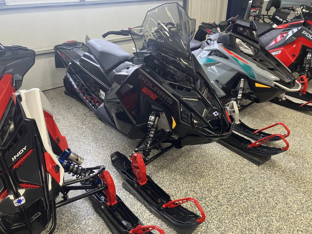2023 Polaris 650 Indy Adventure 137 alt