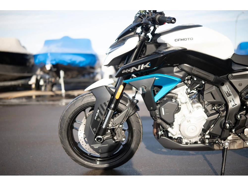 2026 Cfmoto 675nk alt