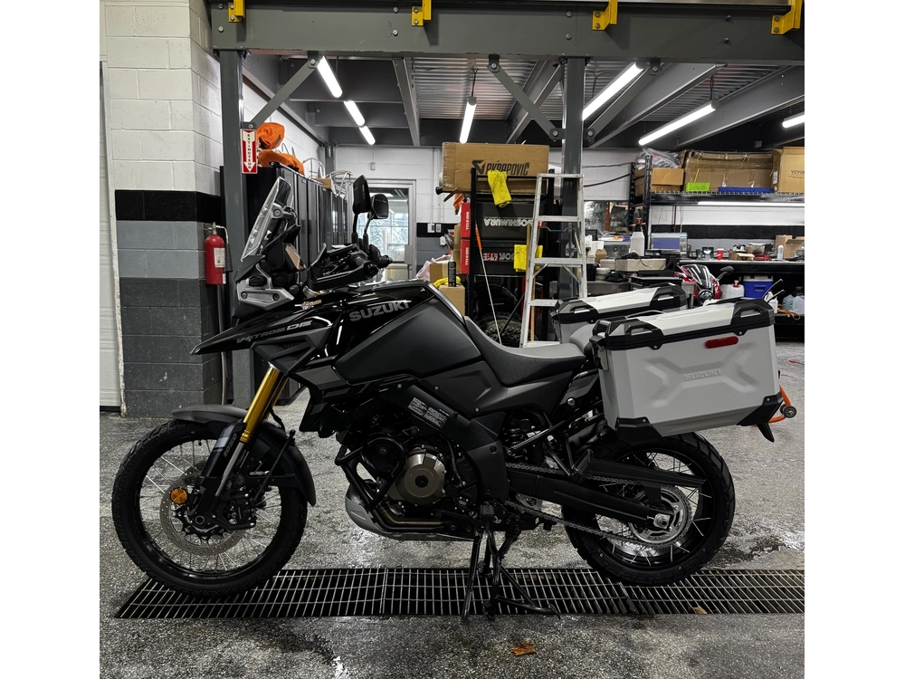 2024 Suzuki De 1050 alt