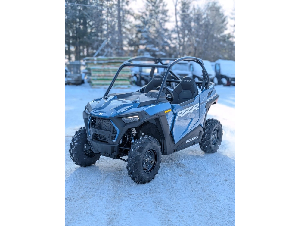Polaris Rzr Trail Sport - Zenith Blue 900 | 🌍 Concurrents : Maverick Trail / Talon 1000 🌍 | 2026 alt